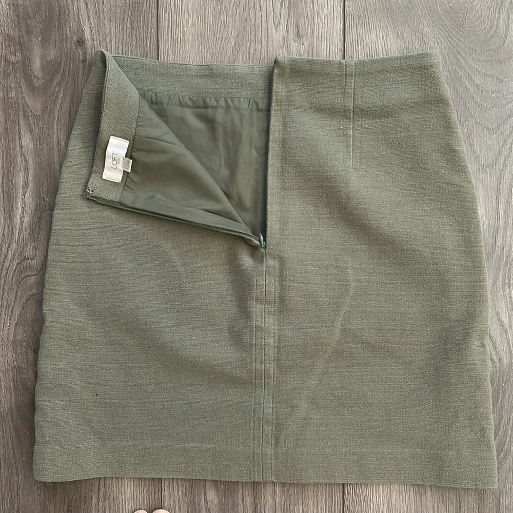 LOFT Olive Green Skirt with Pocket Detailing Size 0